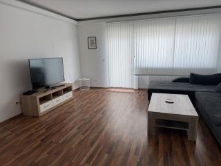 Großzügige Wohnung mit Terrasse und 2 Badezimmern - 8