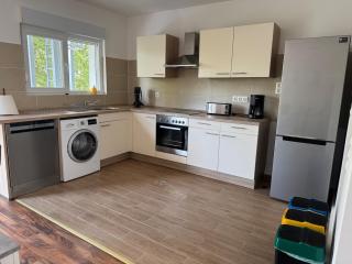 Großzügige Wohnung mit Terrasse und 2 Badezimmern - 2