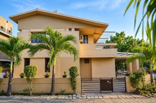 Vaayu Stay-Peaceful family home near Surat Airport - 9
