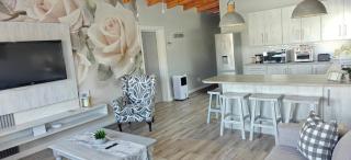 Lagoon Luxury Suites - 0