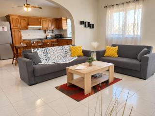 Nr41 holiday apartment - Village centre - Steps from the sea, restaurants, shops and all amenities - 8