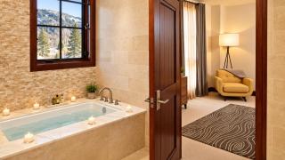 Platinum Vail Solaris 4 Bedroom Vacation Rental Set At The Base Of The Mountain Just Steps From The Gondola - 5