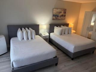 Gibsons Landing Inn - 8