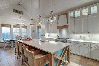 171 Sunrise Avenue Ocean Views 4-Bedroom 4-Bath House Resort Amenities - 2