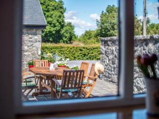 Murrays Traditional Stone Cottage - 1