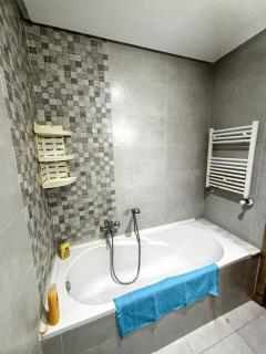 Luxury S3 with Parking in El Wahat Tunis - 5