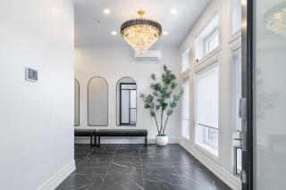 Elegant Parkdale 2BR 2 King Beds Sleeps 6 - 6