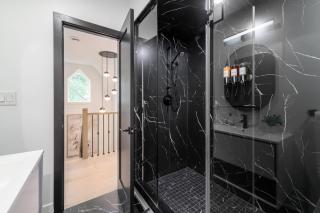 Elegant Parkdale 2BR 2 King Beds Sleeps 6 - 5