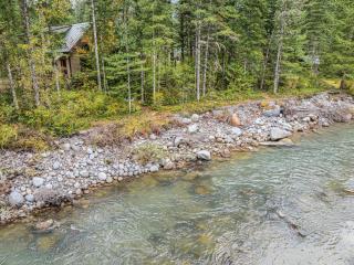 Riversong Retreat Sandy River View Cabin - 0
