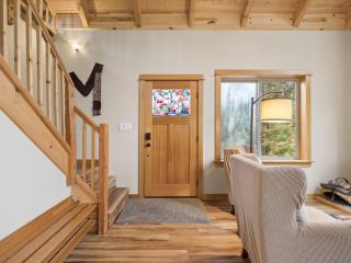 Riversong Retreat Sandy River View Cabin - 7