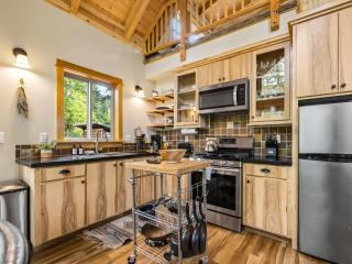 Riversong Retreat Sandy River View Cabin - 1