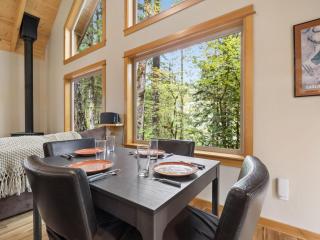 Riversong Retreat Sandy River View Cabin - 1