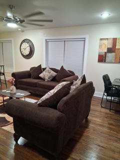 Kid Friendly 2BR Upstairs Apartment near Downtown - 6