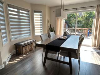 Stylish 4-Bedroom Home - 7