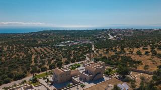 Armantanis Luxury Suites - 4