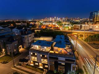 Artsy Luxe Nashville Stay Rooftop Hot Tub & Views - 5