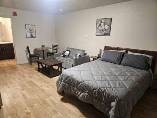 Green River Inn Apartments - 9