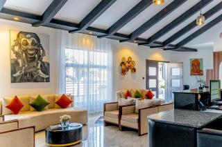 Avian Court Hotel - 9