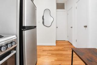2 Bedroom Quite & Cozy Unit Next to Central Park - 2