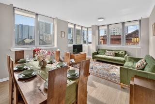 Stylish & Central 2-bedroom, Steps to King's Theatre - 0