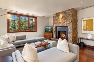 Platinum Vail Solaris 3 Bedroom With Den Vacation Rental Set At The Base Of The Mountain Just Steps From The Gondola - 9