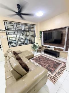 Anaqi Homestay with Kids Playroom - 0