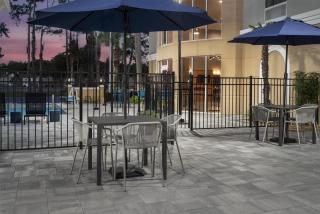 Hampton Inn & Suites Lake City - 7