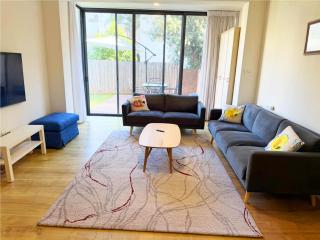 3 BDR Family Garden Apartment Mamad Parking - 0