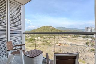 Apartamento de Lujo con Balcón, Piscina y Cerca al Mar - 8