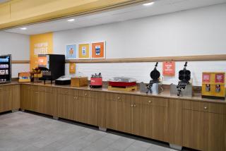 Hampton Inn Janesville - 2