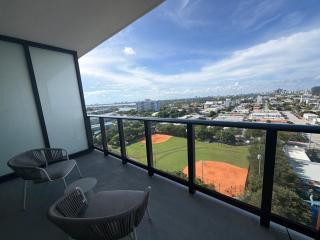 Luxury 1BR - Rooftop Pool and Beach 5min - 6