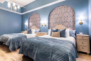 Hollyhock Suite 506 - 0