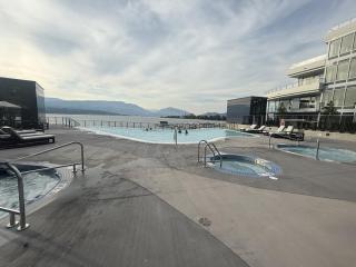 Aqua Waterfront Resort - 2