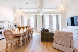 Hollyhock Suite 301 - 5
