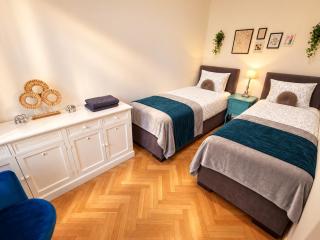 Szimpla Comfort 3BDR, 2BTHR, 2WC, 4AC Apartment - 4