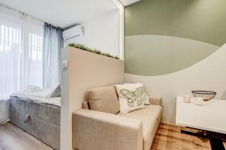 Newly Renovated Comfortable First-Floor Studio - 5