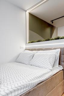 Newly Renovated Comfortable First-Floor Studio - 2