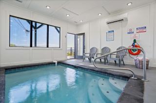 Luxury 4 Bdrm with Private Indoor Pool and Hot Tub in Sevierville - 7
