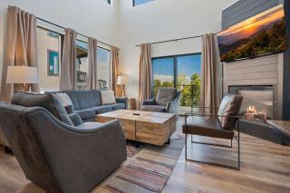 Luxury 4 Bdrm with Private Indoor Pool and Hot Tub in Sevierville - 5