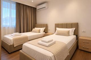 FEEL at HOME 1 - 5