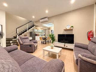 Maritime Suite Duplex 3Bedroom at George Town by Uptrend Home Management - 4