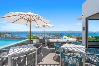 New Listing 2BR condo near the ocean with pool, gym, WiFi, and parking - 4