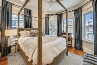 Spacious New Renovation Near T - 6