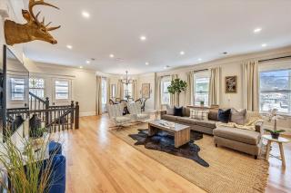 Spacious New Renovation Near T - 4