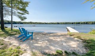 Hawks Haven - Spacious Lakefront Home with Firepit Near South Haven - 7