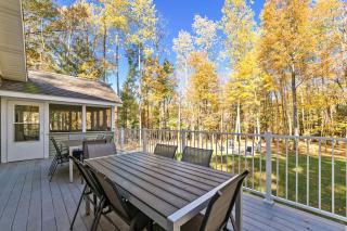 Lodge and Lake - Impressive Dual Woods and Lake Homes That Sleep 32 - 9