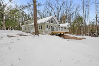 Lodge and Lake - Impressive Dual Woods and Lake Homes That Sleep 32 - 2