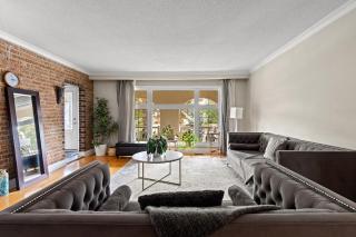 Modern 3BR Near Airport, Backyard, BBQ & Parking - 0