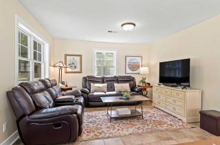 Swan Shores-Expansive Lakefront Home with Private Dock - 9