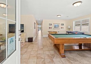 Swan Shores-Expansive Lakefront Home with Private Dock - 1